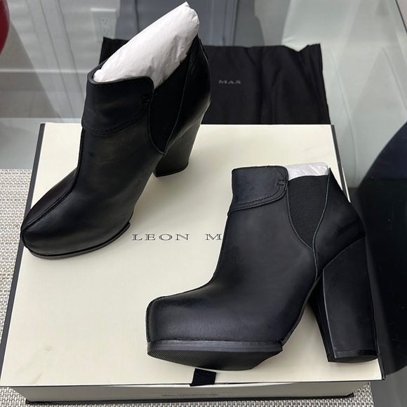 NWT $70 Leon Max | Black Vested Leather Pump - sz 8 - Picture 3 of 5